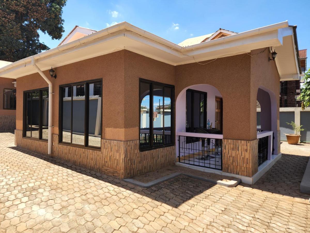 Abby'S Homestay Moshi Exterior photo